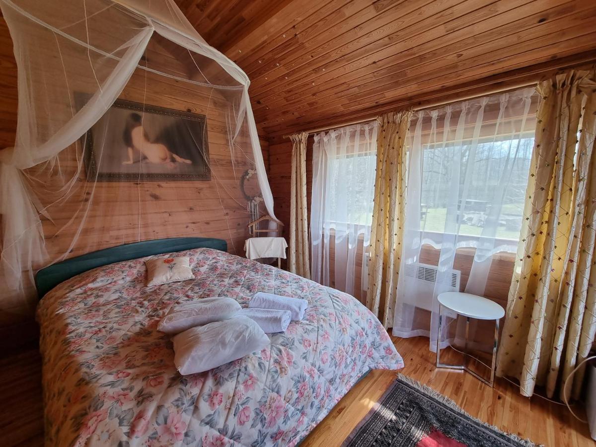 Viesu Nams Vecmuiza Hotel Tūja Buitenkant foto
