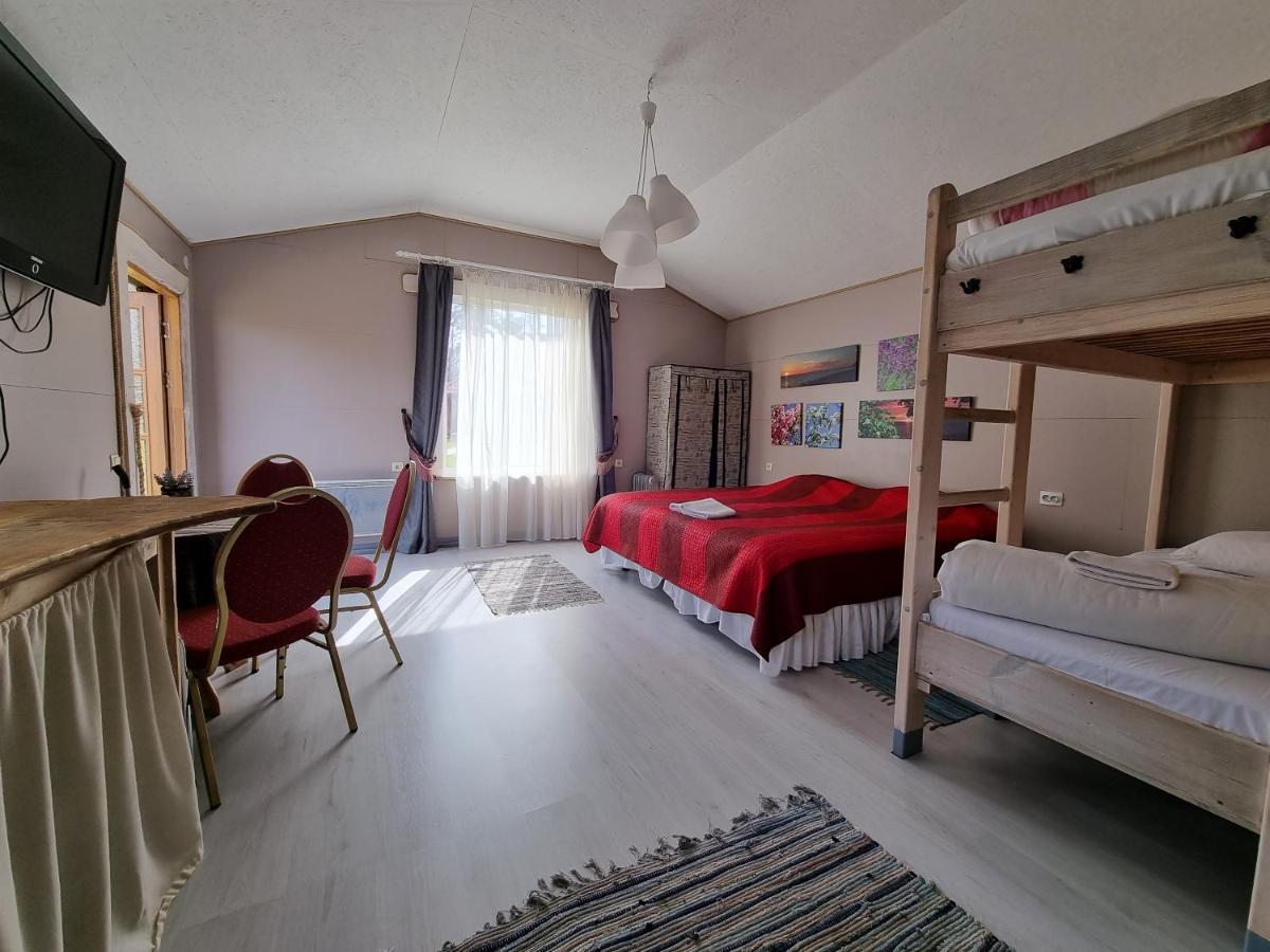 Viesu Nams Vecmuiza Hotel Tūja Buitenkant foto