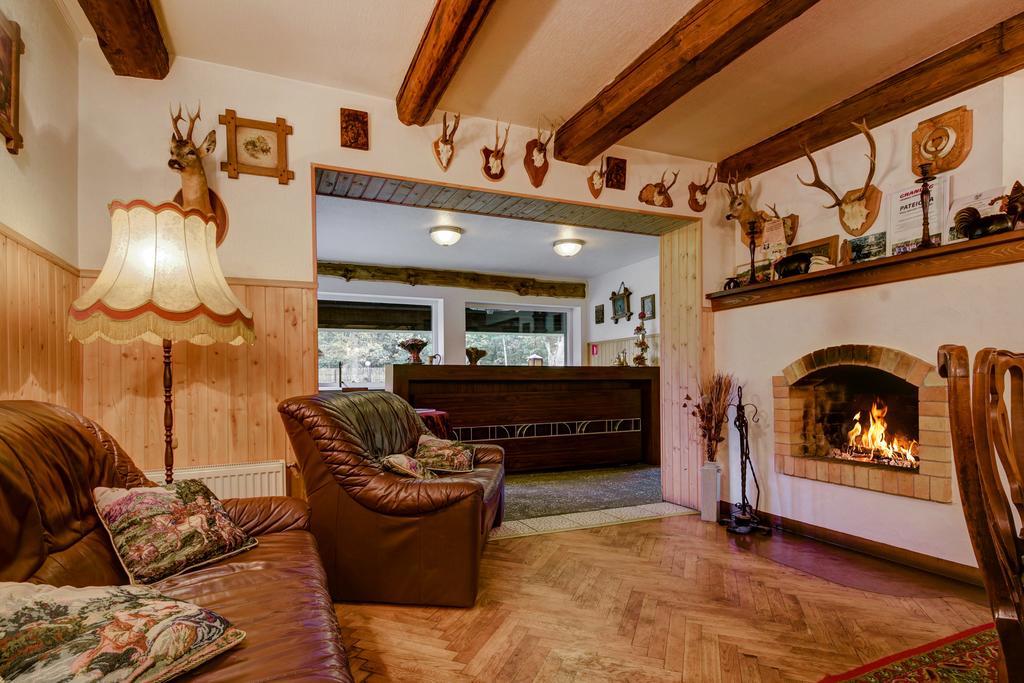 Viesu Nams Vecmuiza Hotel Tūja Buitenkant foto