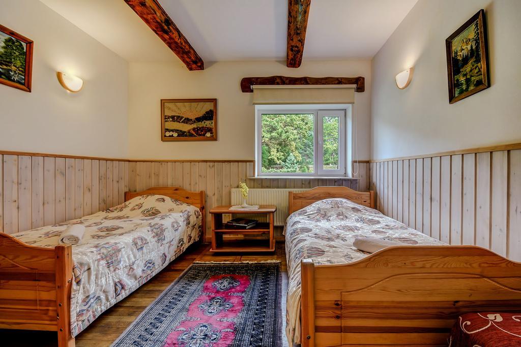 Viesu Nams Vecmuiza Hotel Tūja Buitenkant foto