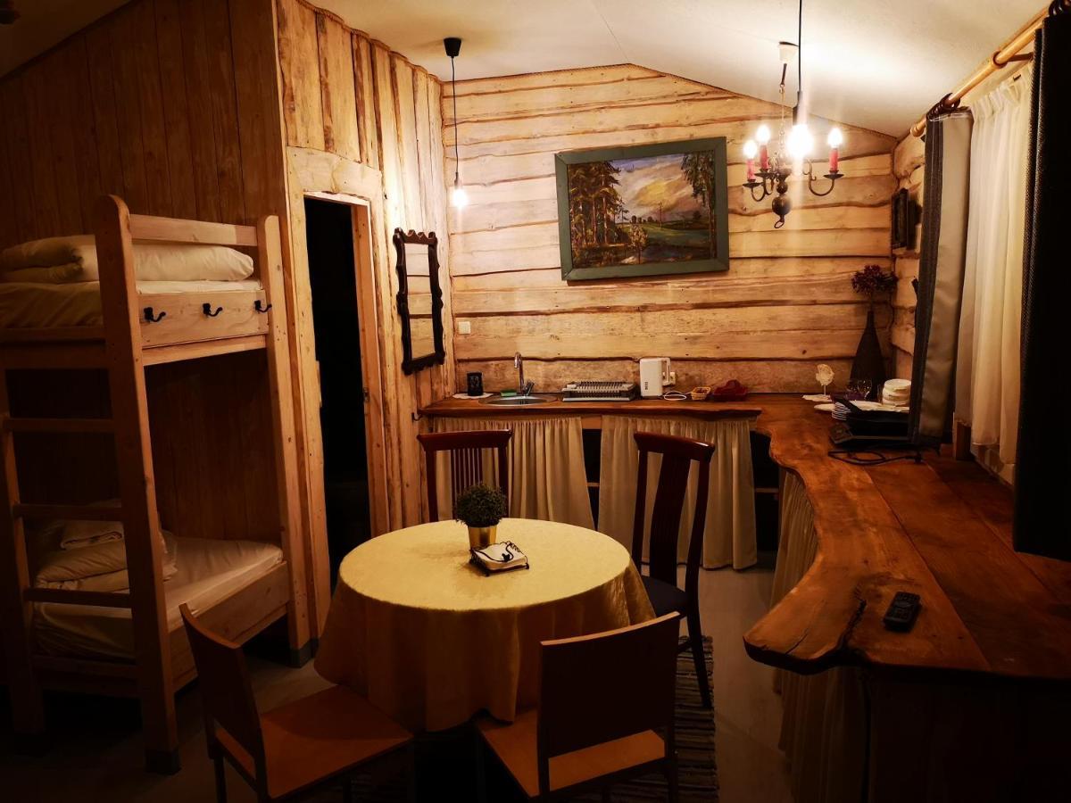 Viesu Nams Vecmuiza Hotel Tūja Buitenkant foto